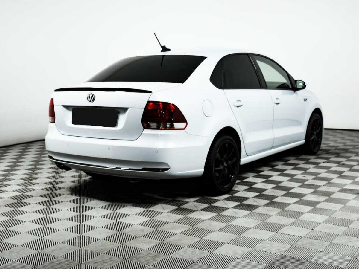 Volkswagen Polo с пробегом — 2018 год. Фото: #4