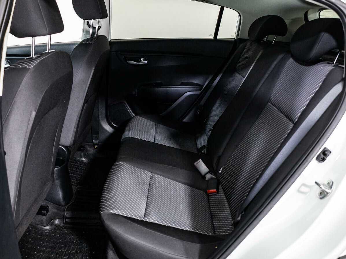 Kia Rio с пробегом — 2017 год. Фото: #9