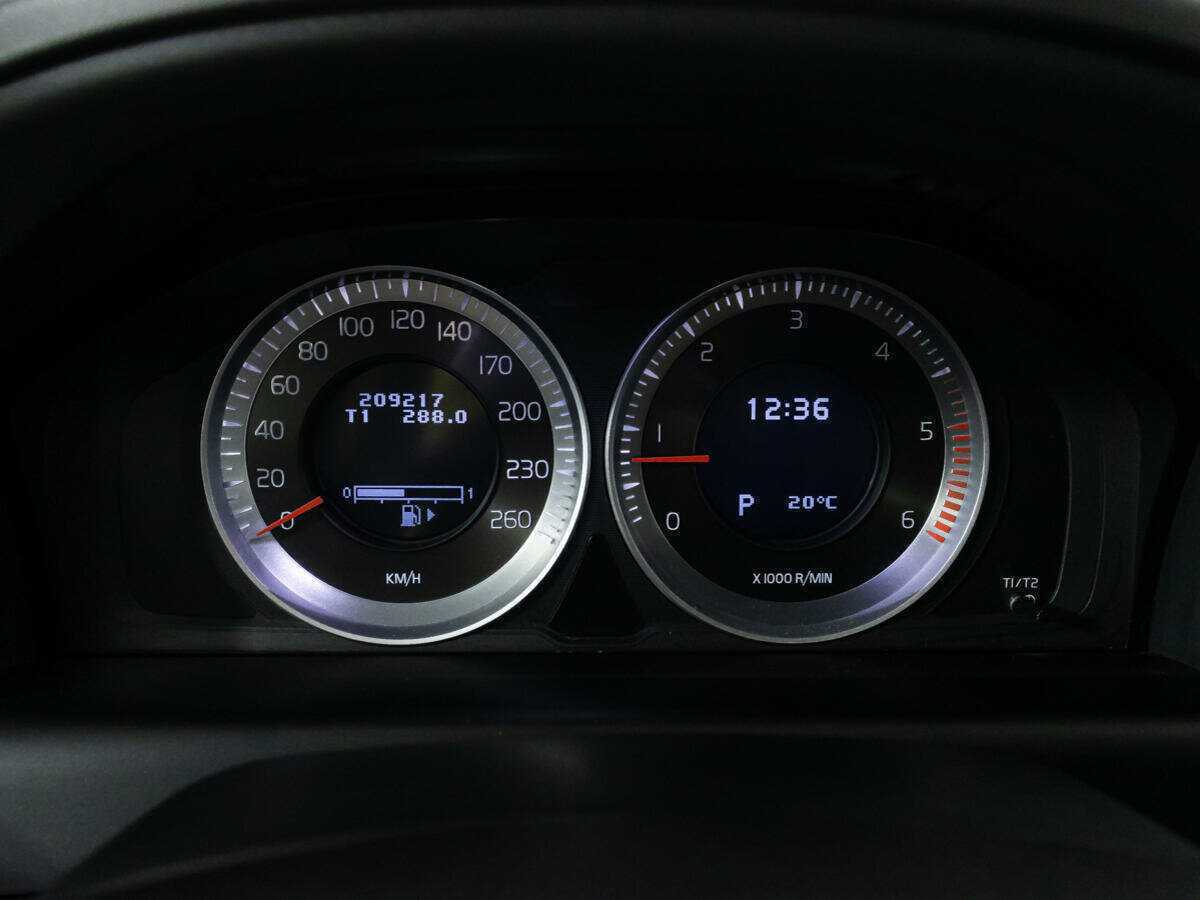 Volvo XC60 с пробегом — 2012 год. Фото: #11