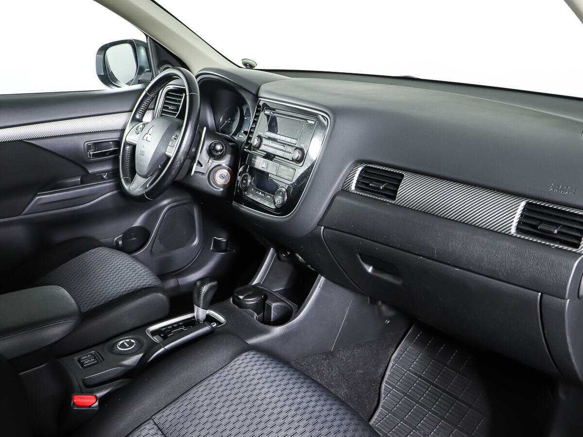 Mitsubishi Outlander с пробегом — 2013 год. Фото: #7
