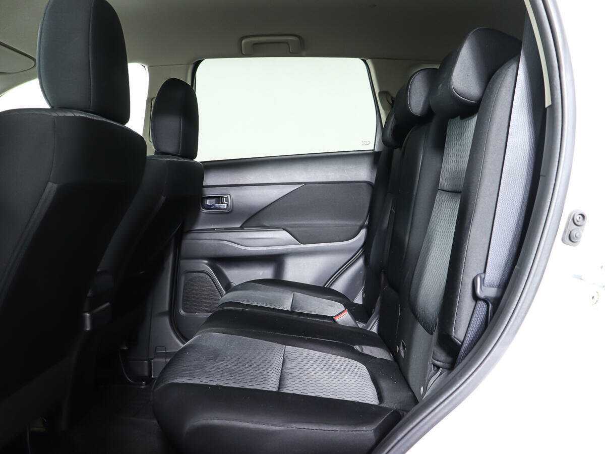 Mitsubishi Outlander с пробегом — 2013 год. Фото: #8
