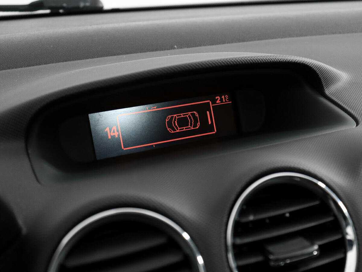 Peugeot 308 с пробегом — 2012 год. Фото: #14