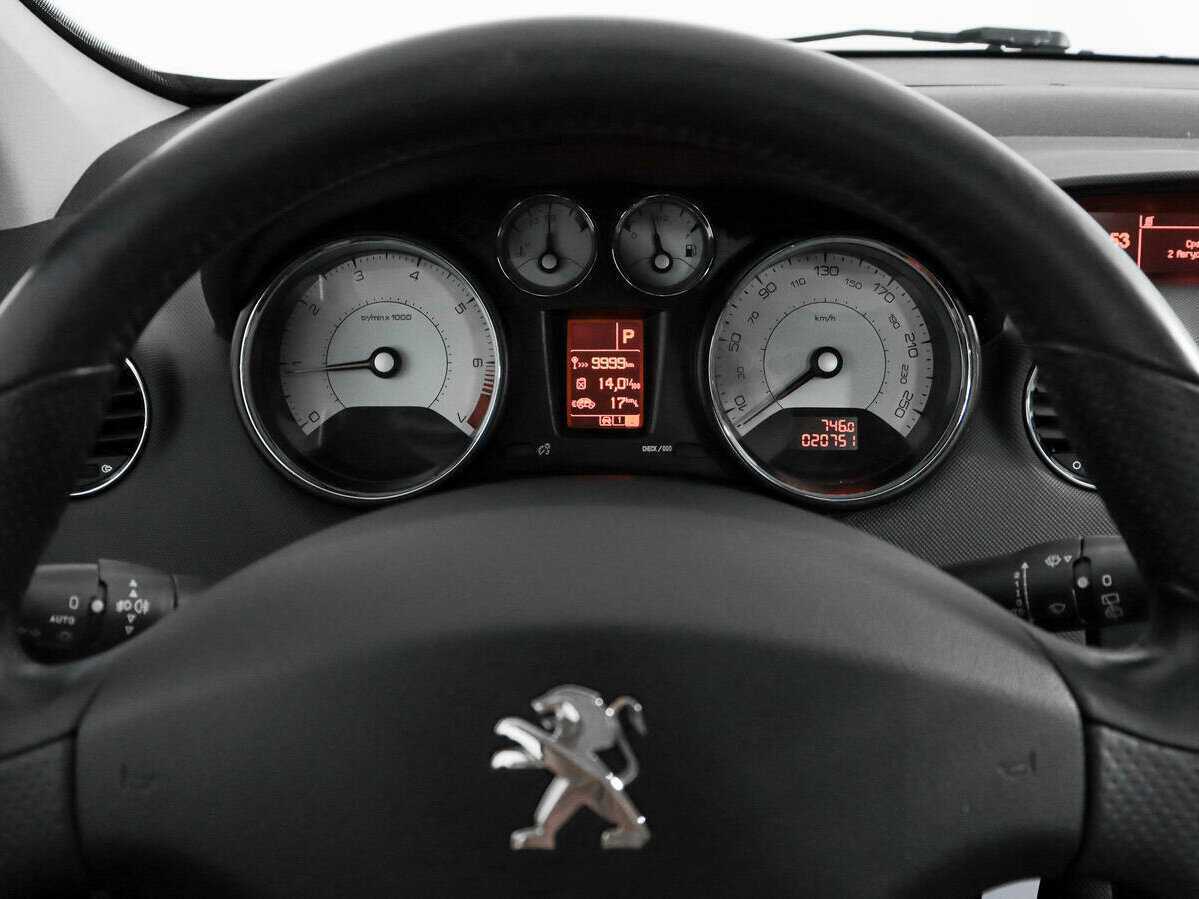 Peugeot 308 с пробегом — 2012 год. Фото: #16