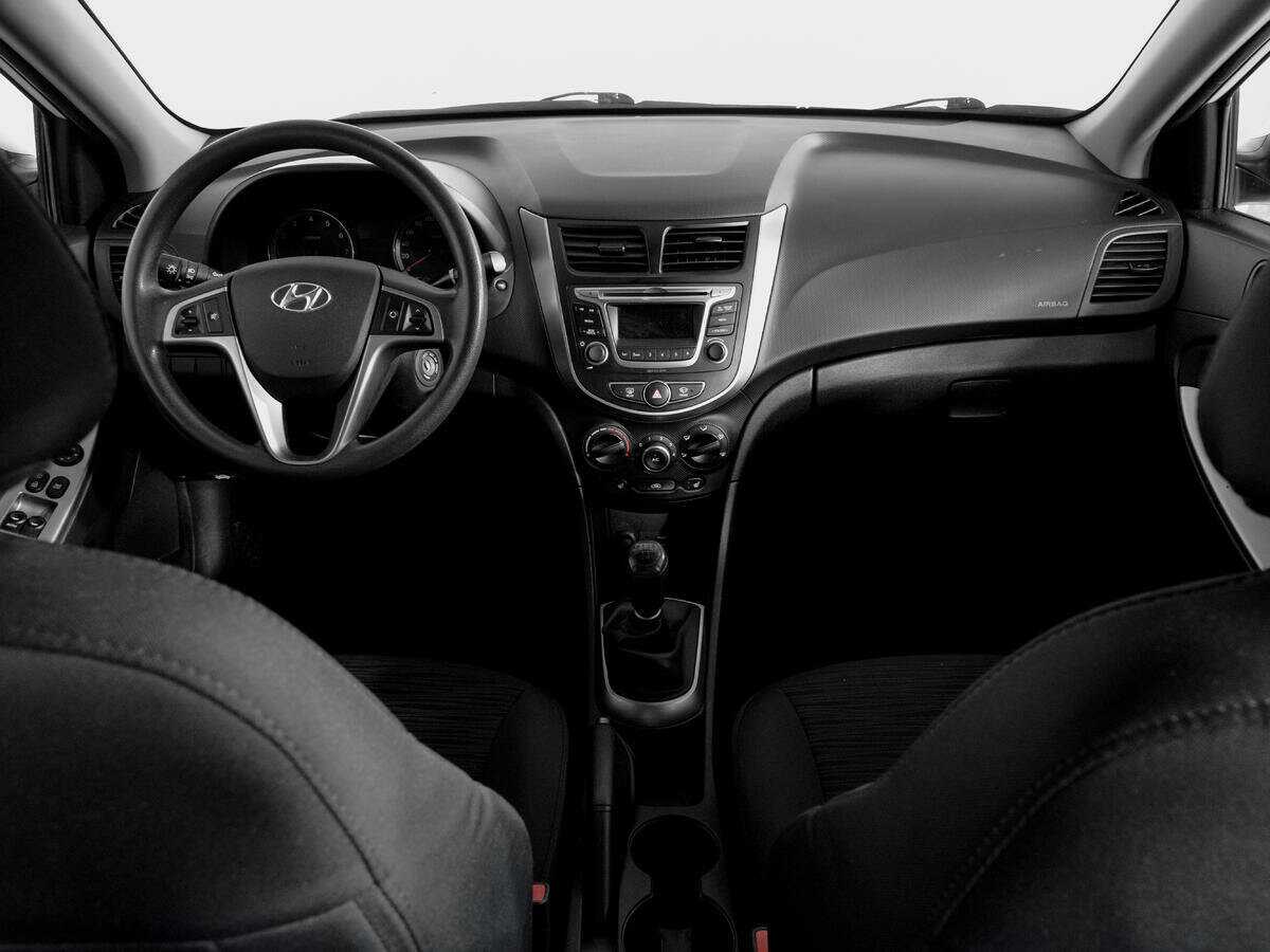 Hyundai Solaris с пробегом — 2016 год. Фото: #11