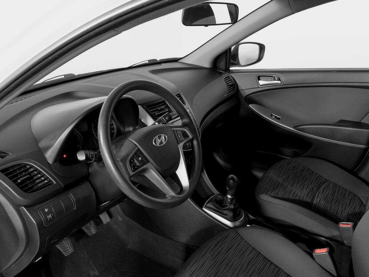 Hyundai Solaris с пробегом — 2016 год. Фото: #14