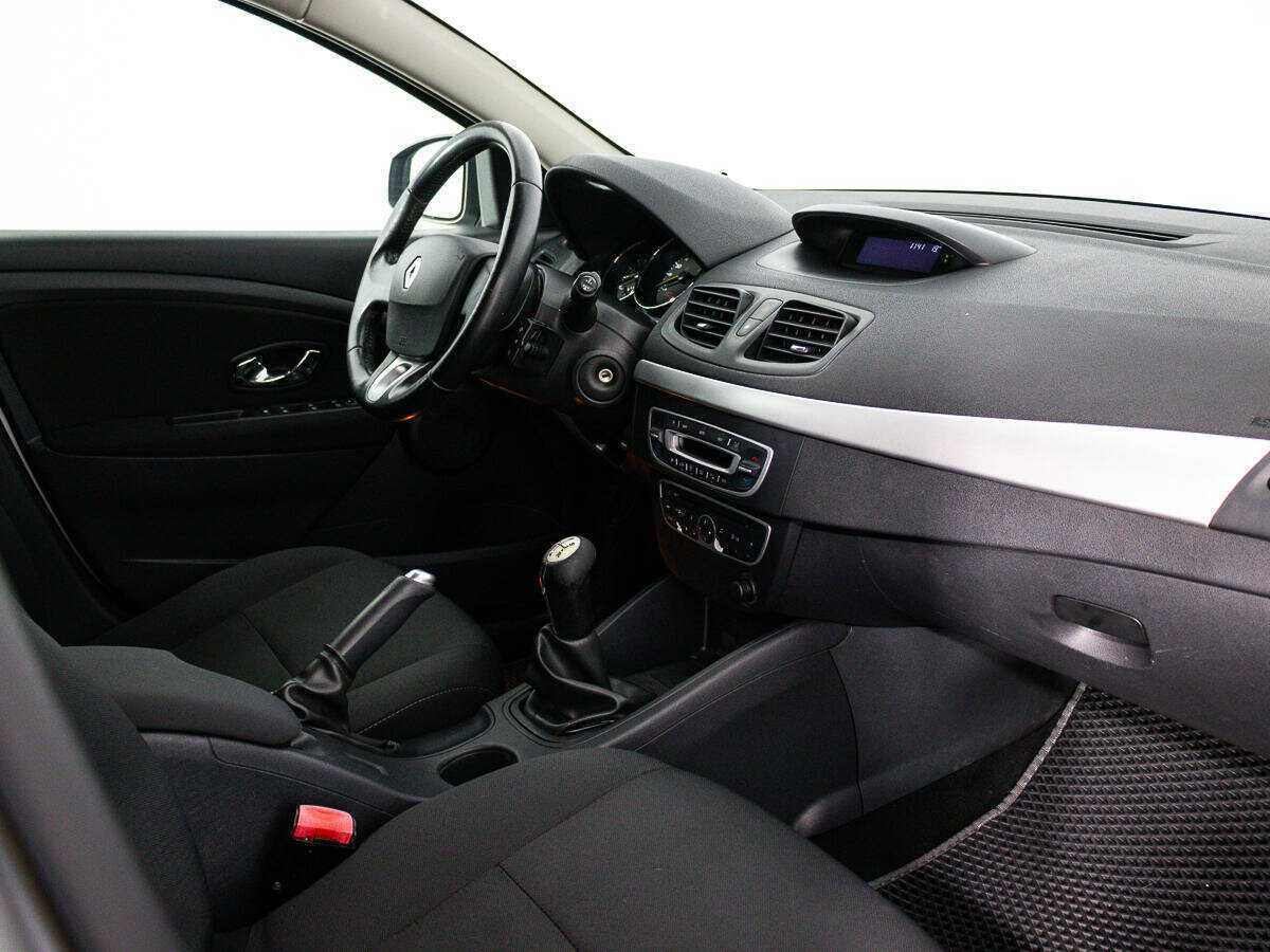 Renault Megane с пробегом — 2012 год. Фото: #8