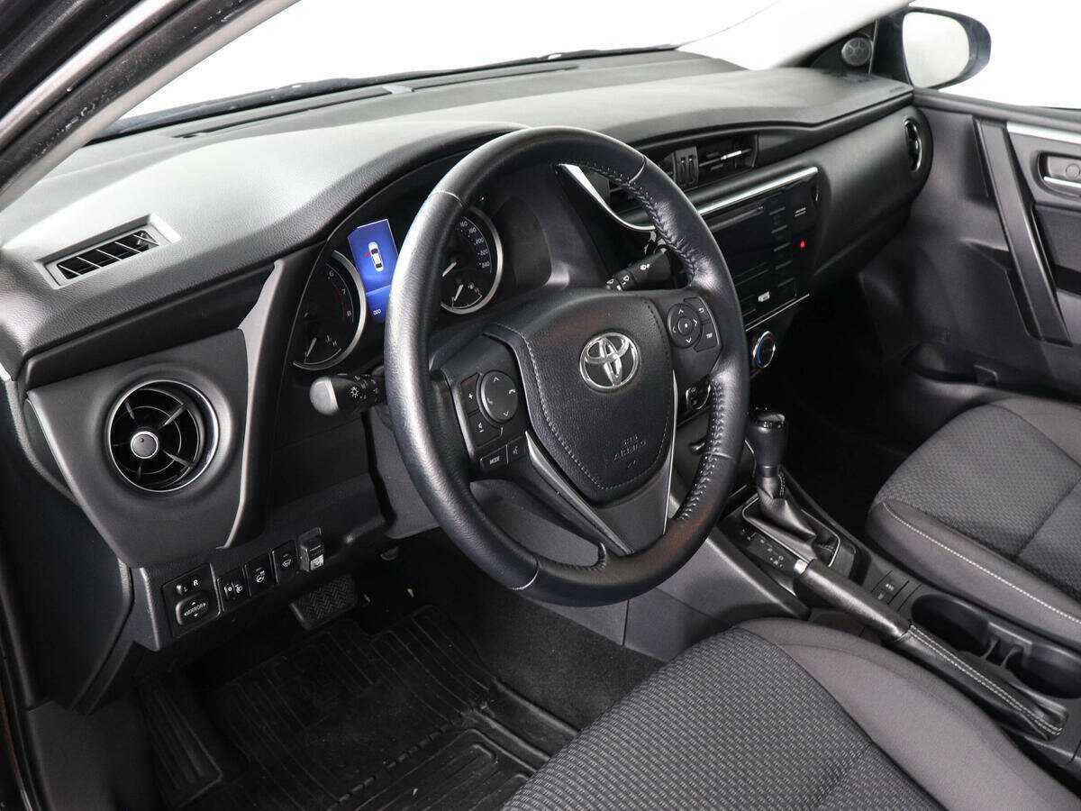 Toyota Corolla с пробегом — 2017 год. Фото: #8