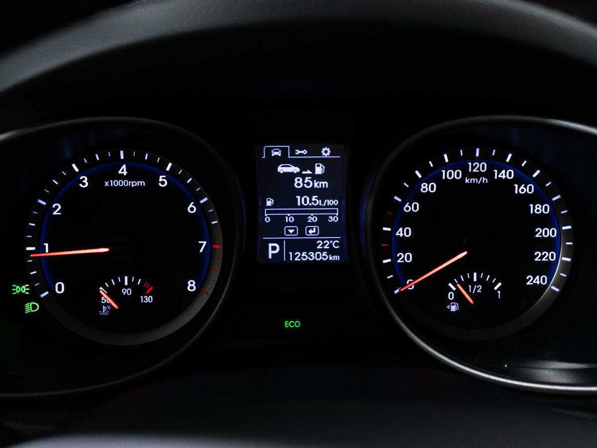 Hyundai Santa Fe с пробегом — 2015 год. Фото: #11