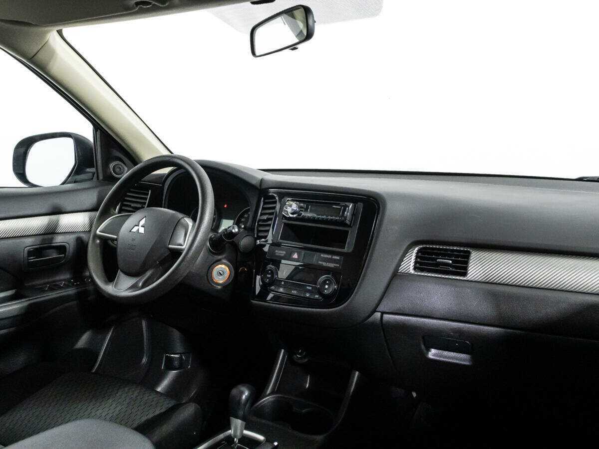 Mitsubishi Outlander с пробегом — 2014 год. Фото: #8