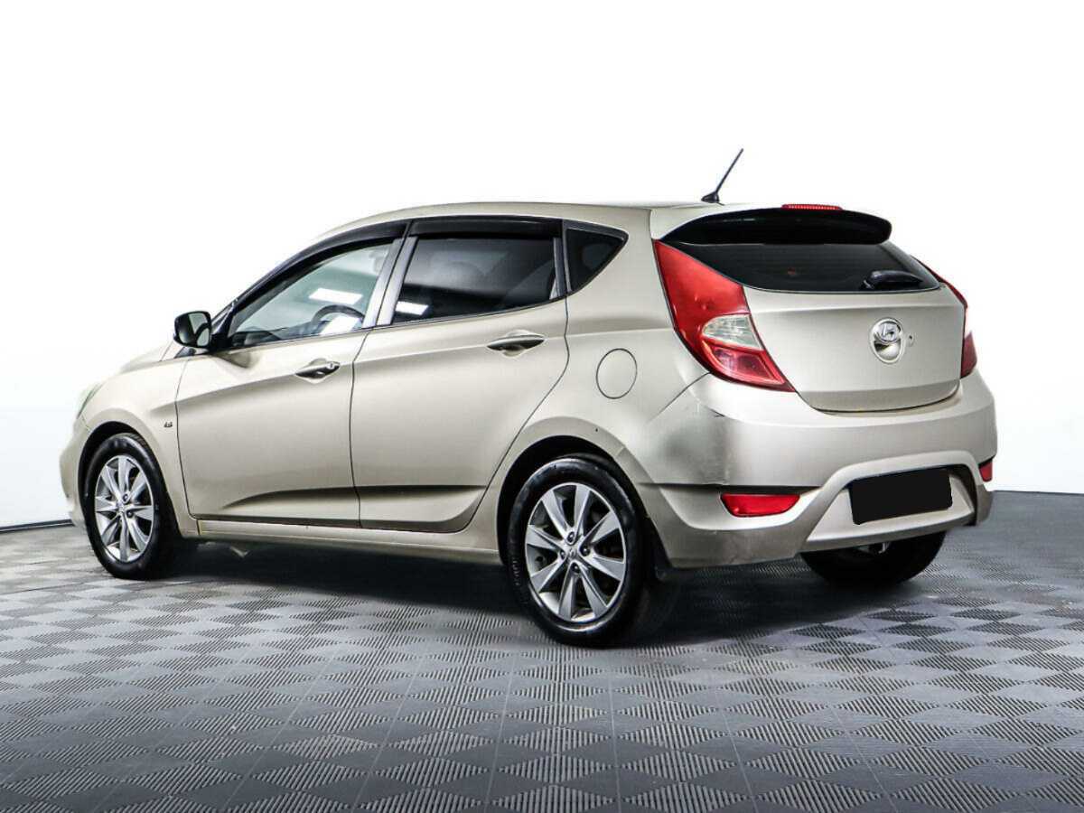 Hyundai Solaris с пробегом — 2012 год. Фото: #5