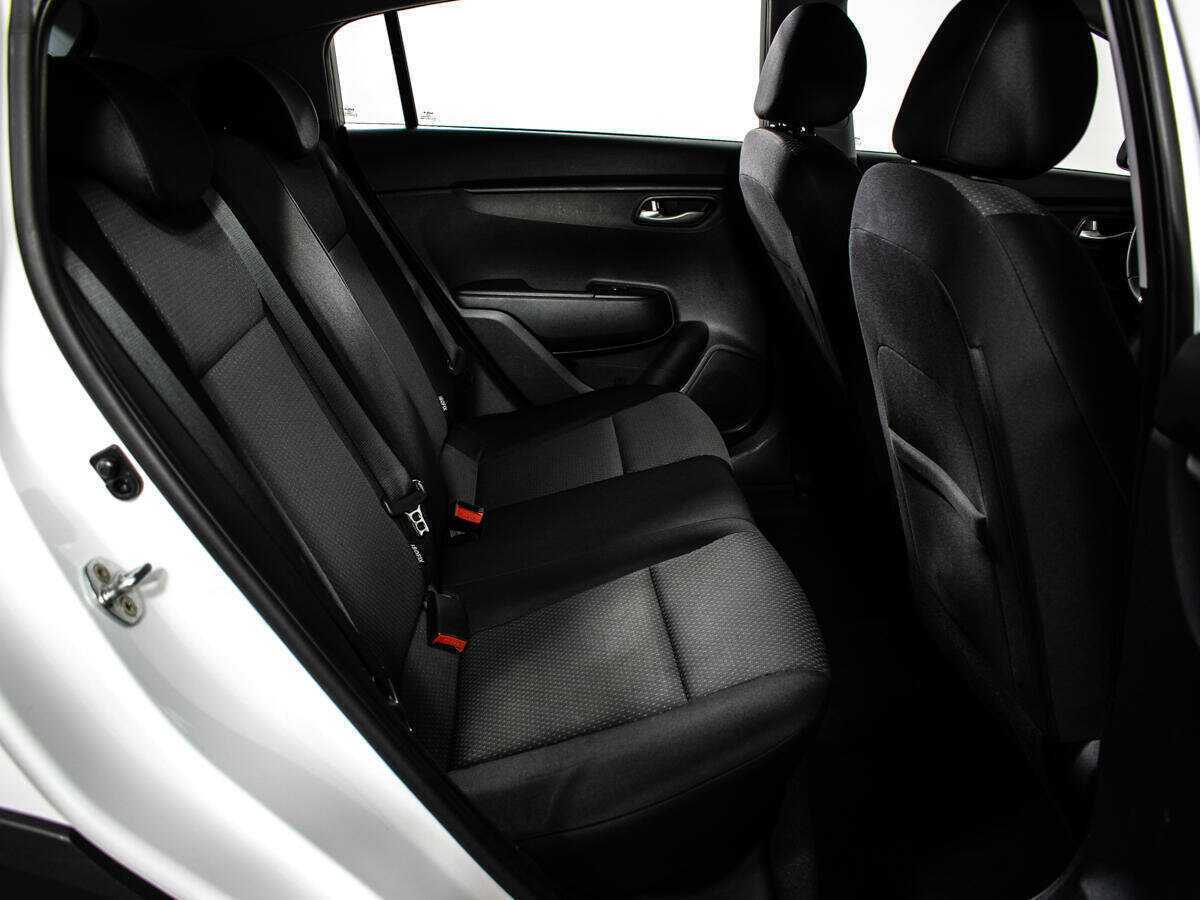 Kia Rio с пробегом — 2021 год. Фото: #9