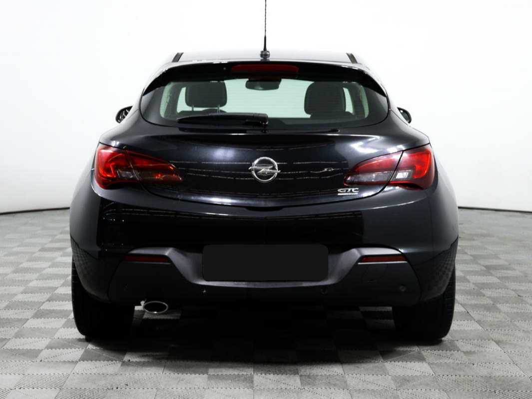 Opel Astra с пробегом — 2012 год. Фото: #5