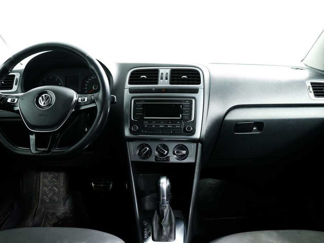 Volkswagen Polo с пробегом — 2016 год. Фото: #10