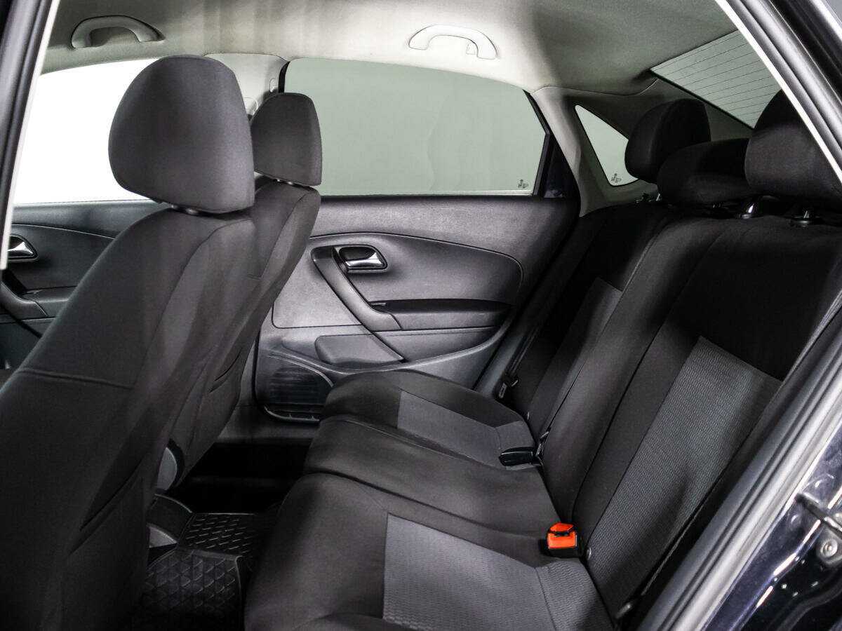 Volkswagen Polo с пробегом — 2014 год. Фото: #9