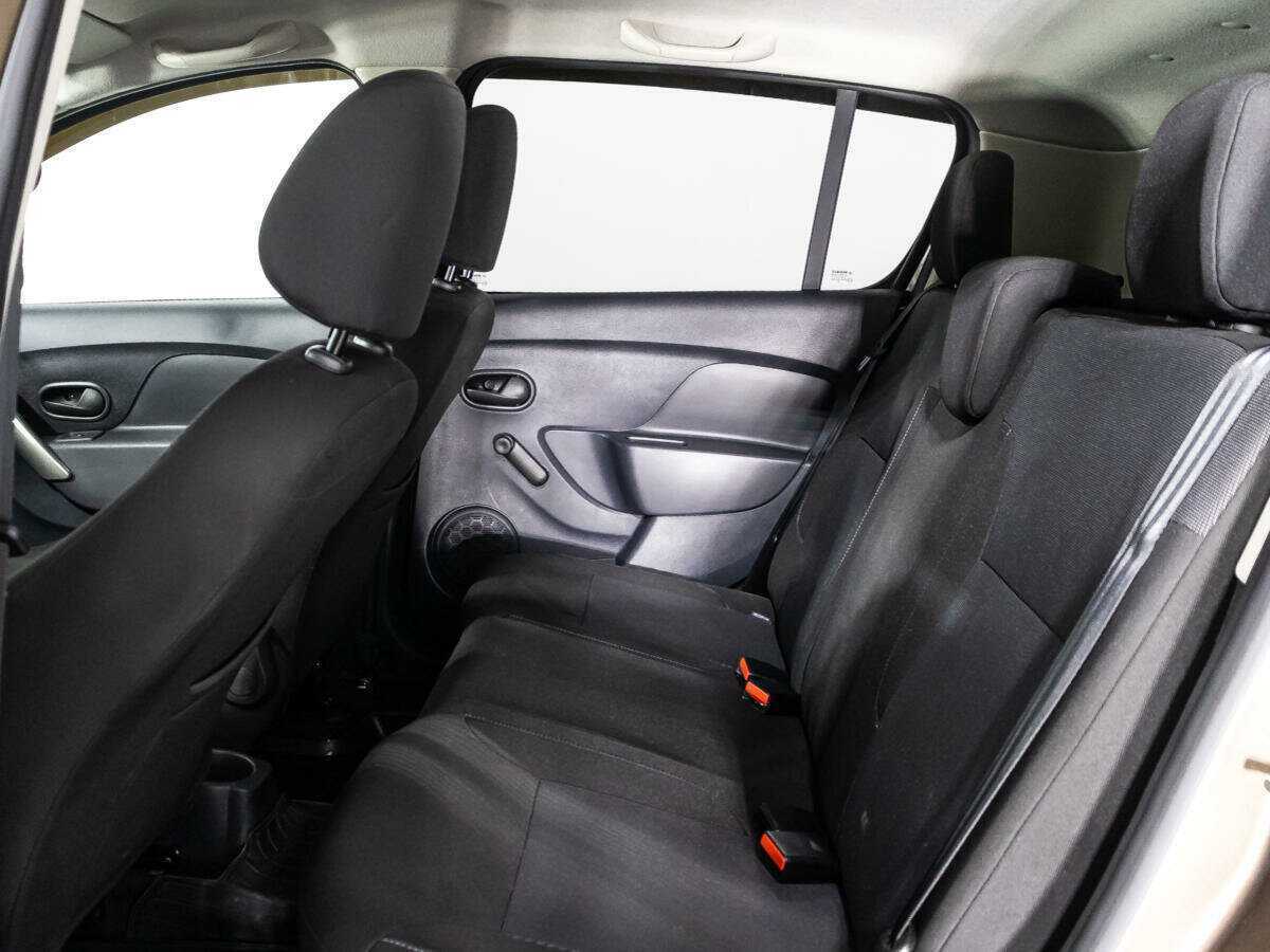 Renault Sandero с пробегом — 2019 год. Фото: #9