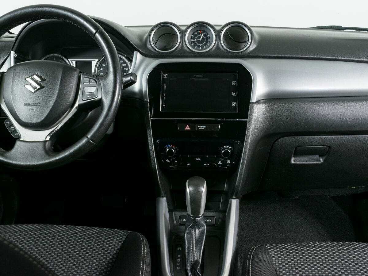 Suzuki Vitara с пробегом — 2015 год. Фото: #8