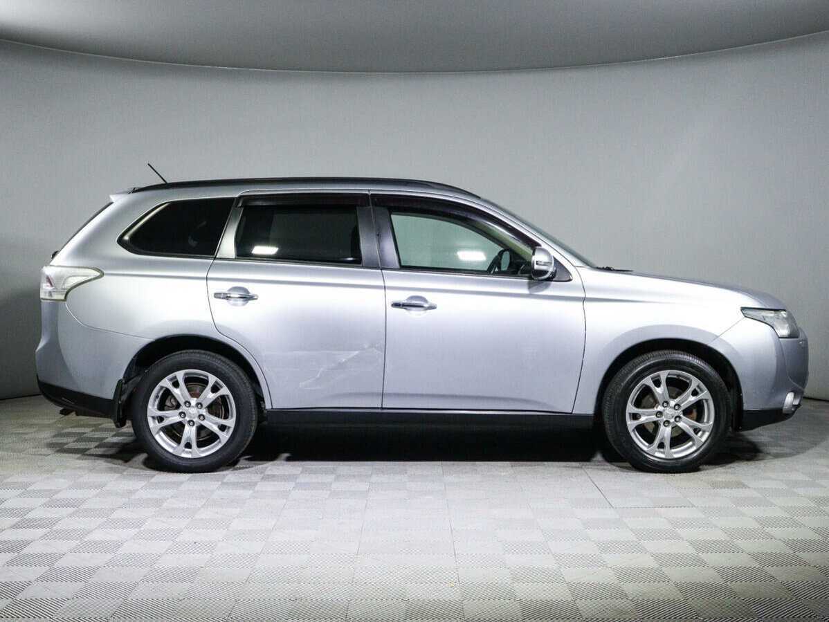 Mitsubishi Outlander с пробегом — 2012 год. Фото: #3
