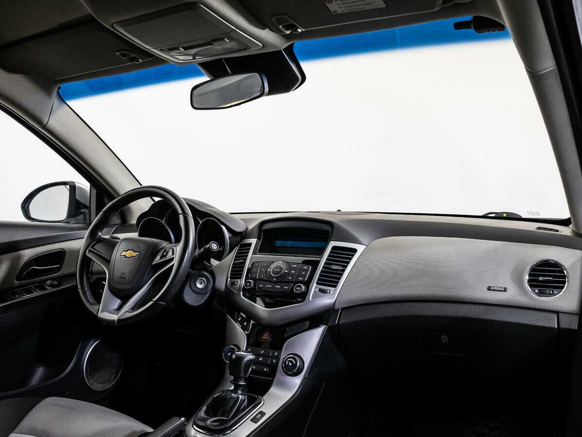 Chevrolet Cruze с пробегом — 2012 год. Фото: #8