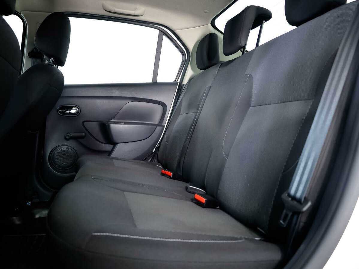 Renault Logan с пробегом — 2020 год. Фото: #11