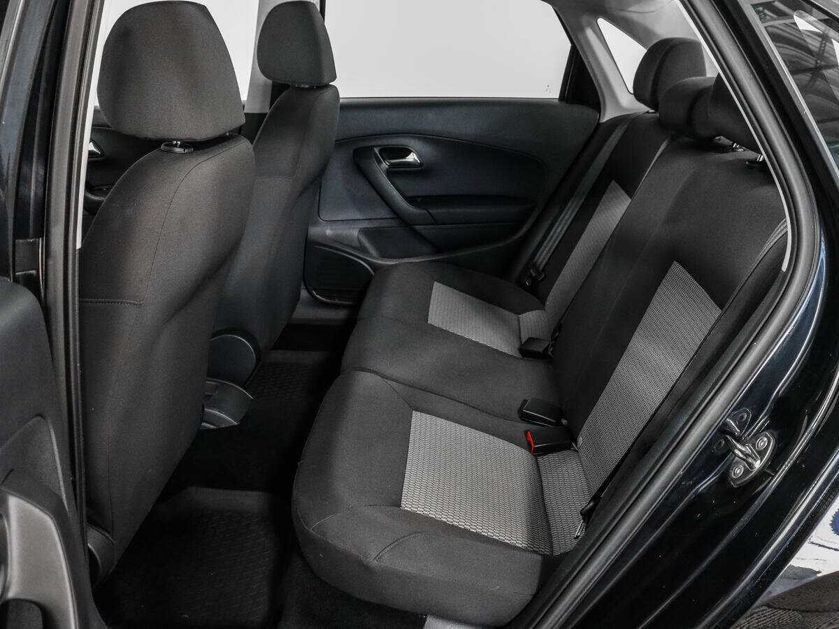 Volkswagen Polo с пробегом — 2012 год. Фото: #9