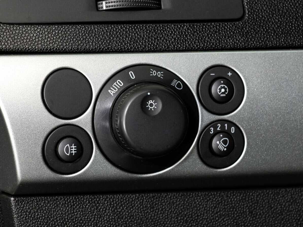 Opel Astra с пробегом — 2012 год. Фото: #13