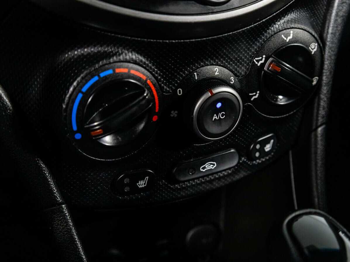 Hyundai Solaris с пробегом — 2014 год. Фото: #15