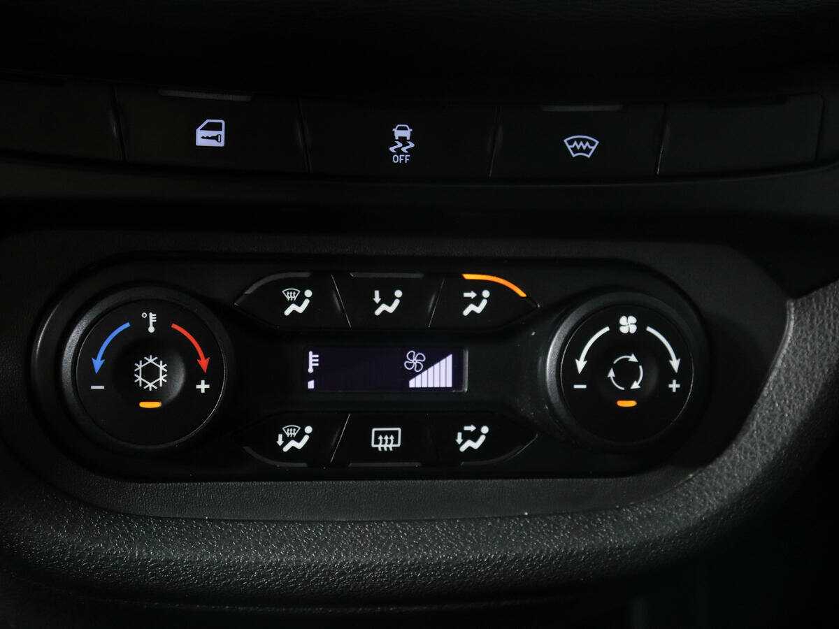 Lada (ВАЗ) Vesta с пробегом — 2019 год. Фото: #12