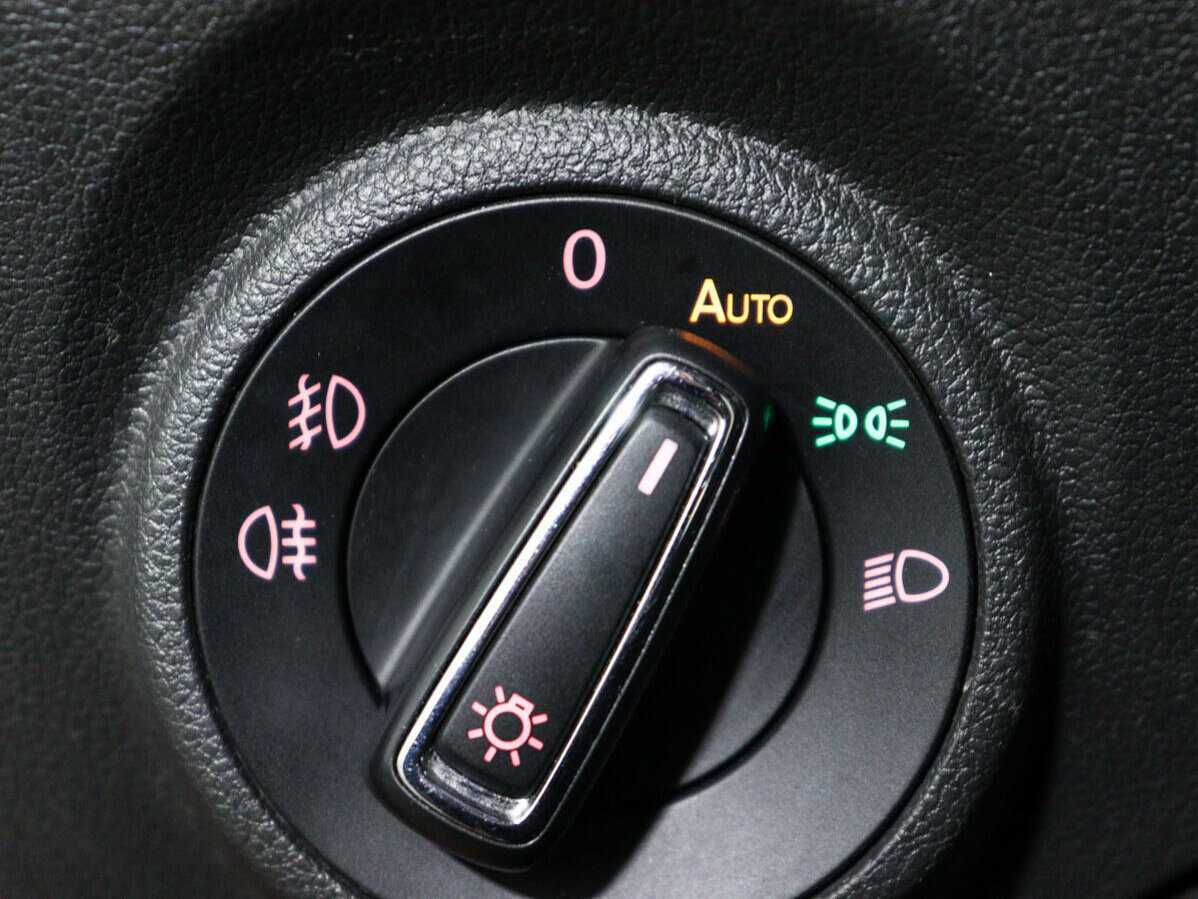 SEAT Leon с пробегом — 2013 год. Фото: #12