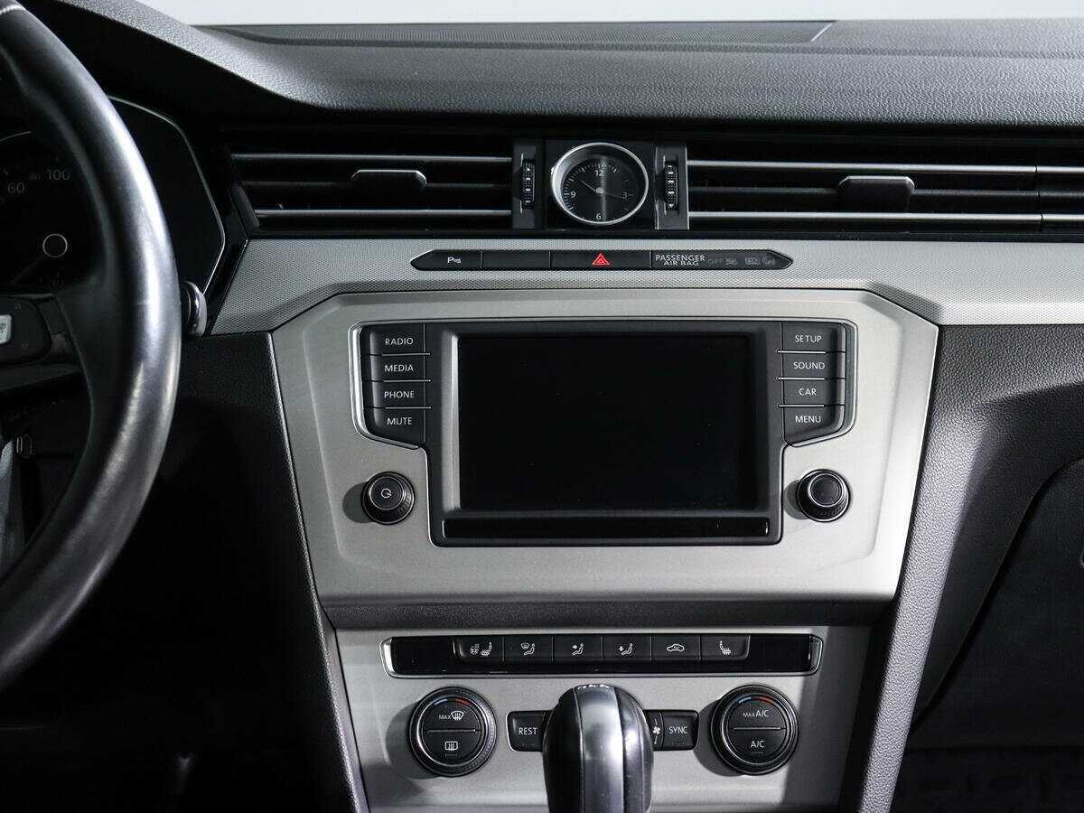 Volkswagen Passat с пробегом — 2016 год. Фото: #10