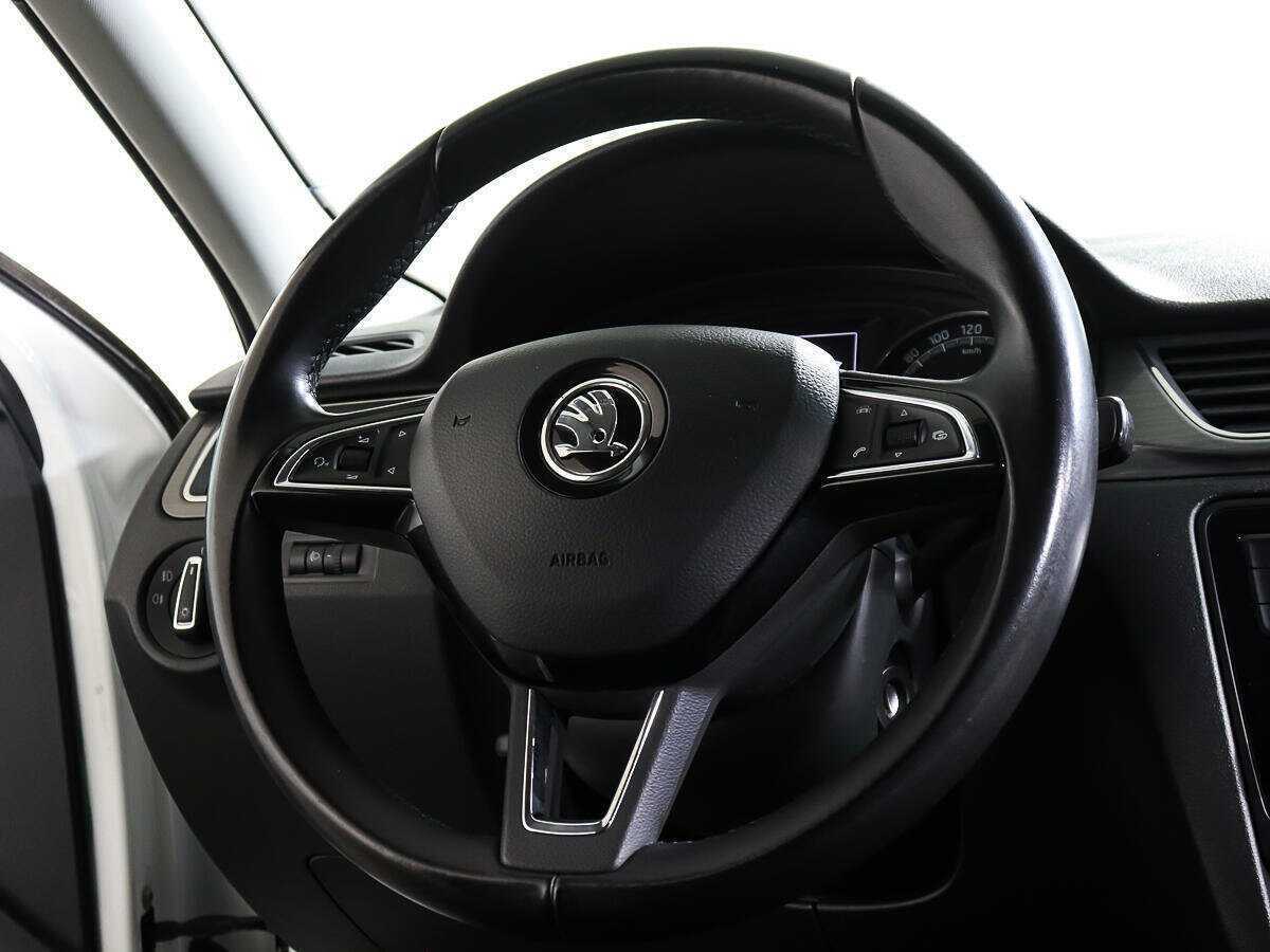 Skoda Rapid с пробегом — 2018 год. Фото: #13