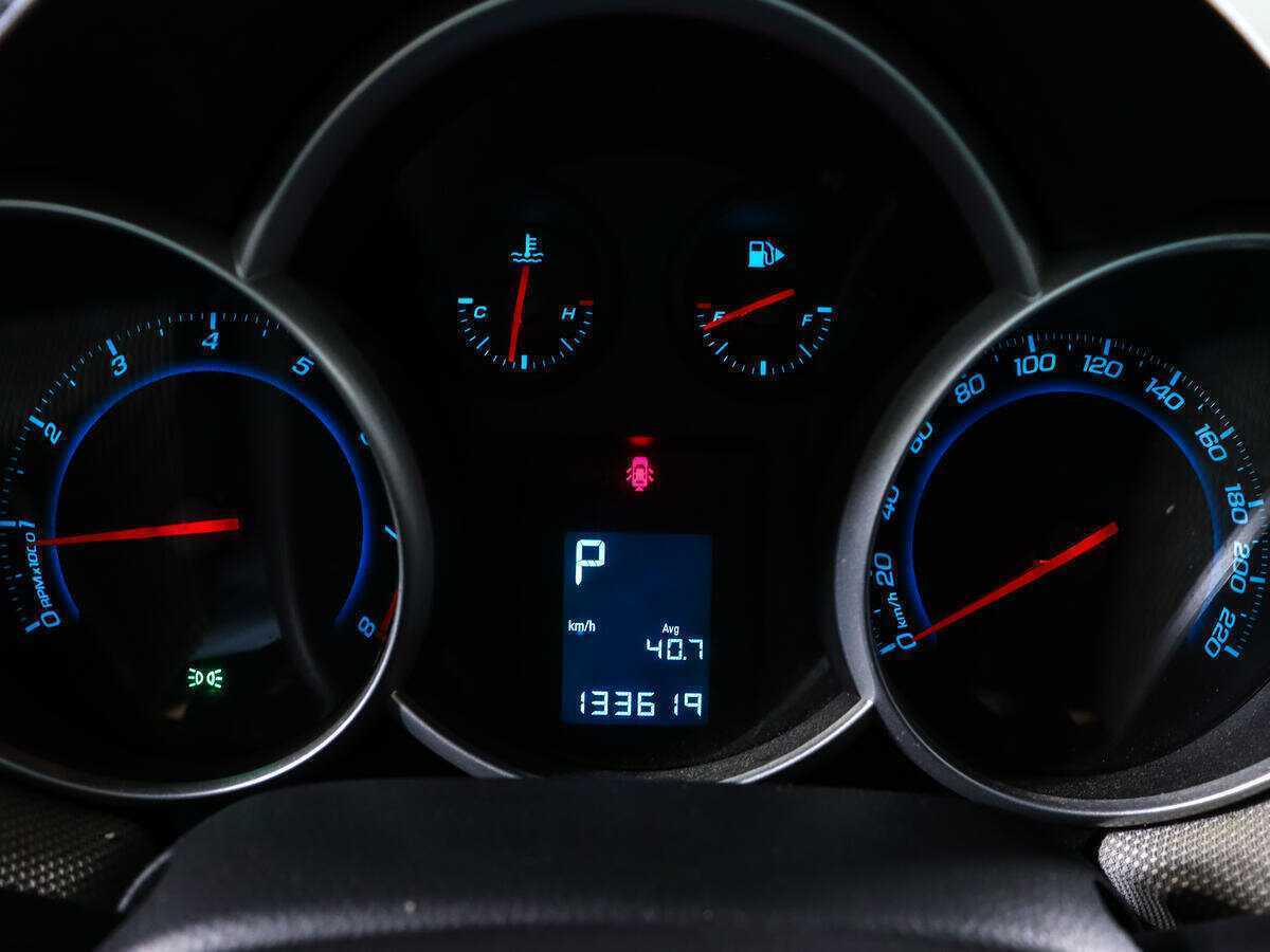 Chevrolet Cruze с пробегом — 2014 год. Фото: #8