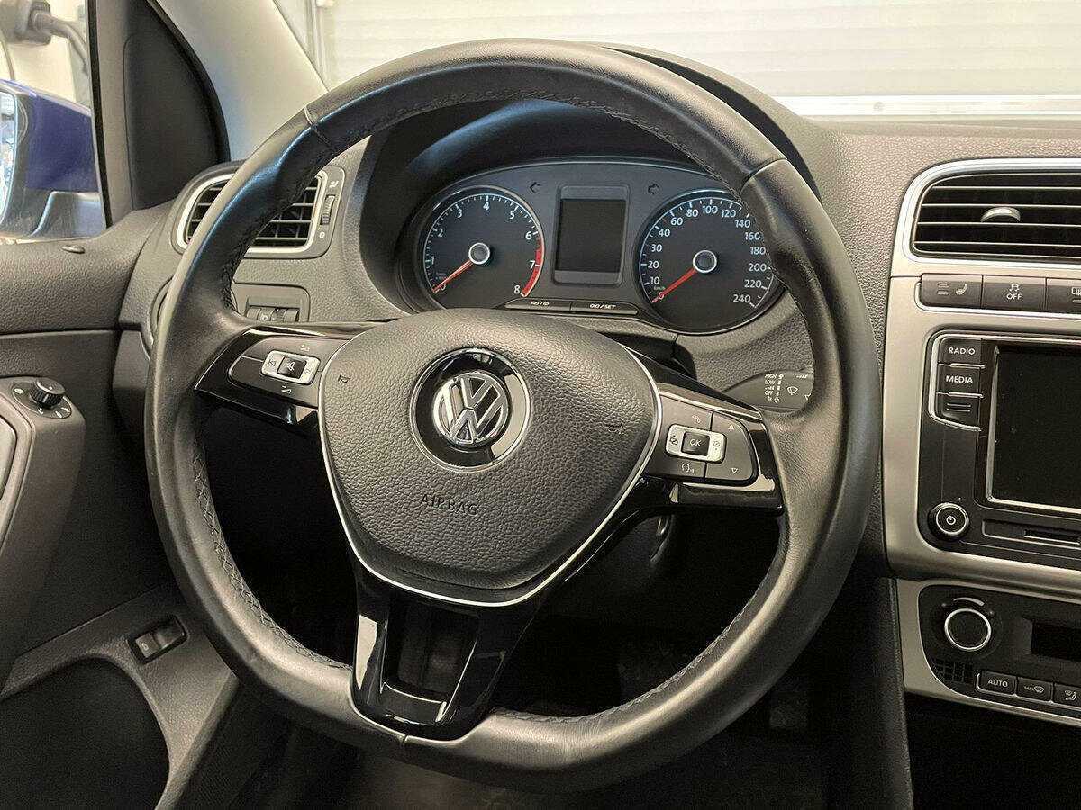 Volkswagen Polo с пробегом — 2018 год. Фото: #9