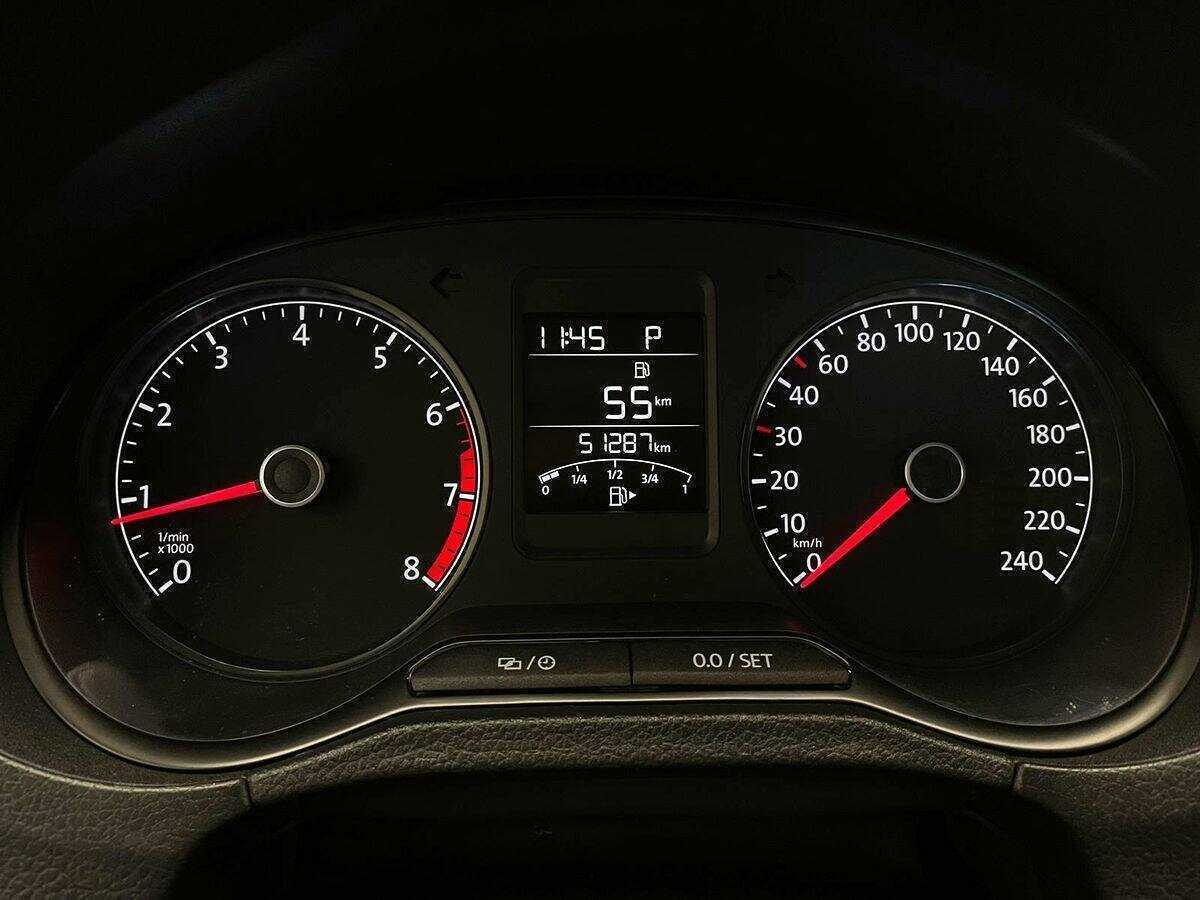 Volkswagen Polo с пробегом — 2018 год. Фото: #18