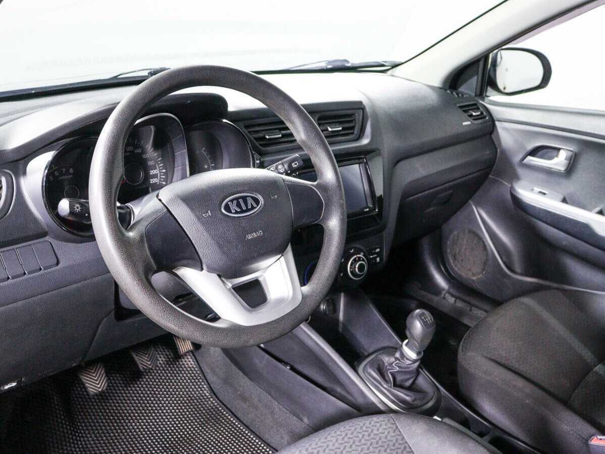 Kia Rio с пробегом — 2012 год. Фото: #8