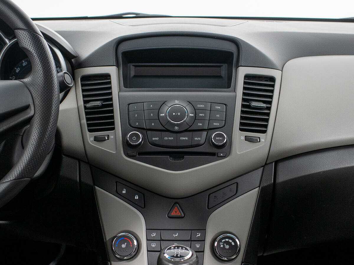 Chevrolet Cruze с пробегом — 2012 год. Фото: #11