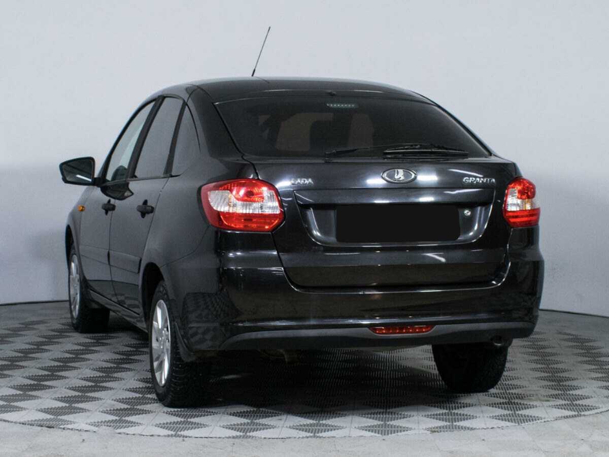 Lada (ВАЗ) Granta с пробегом — 2015 год. Фото: #6