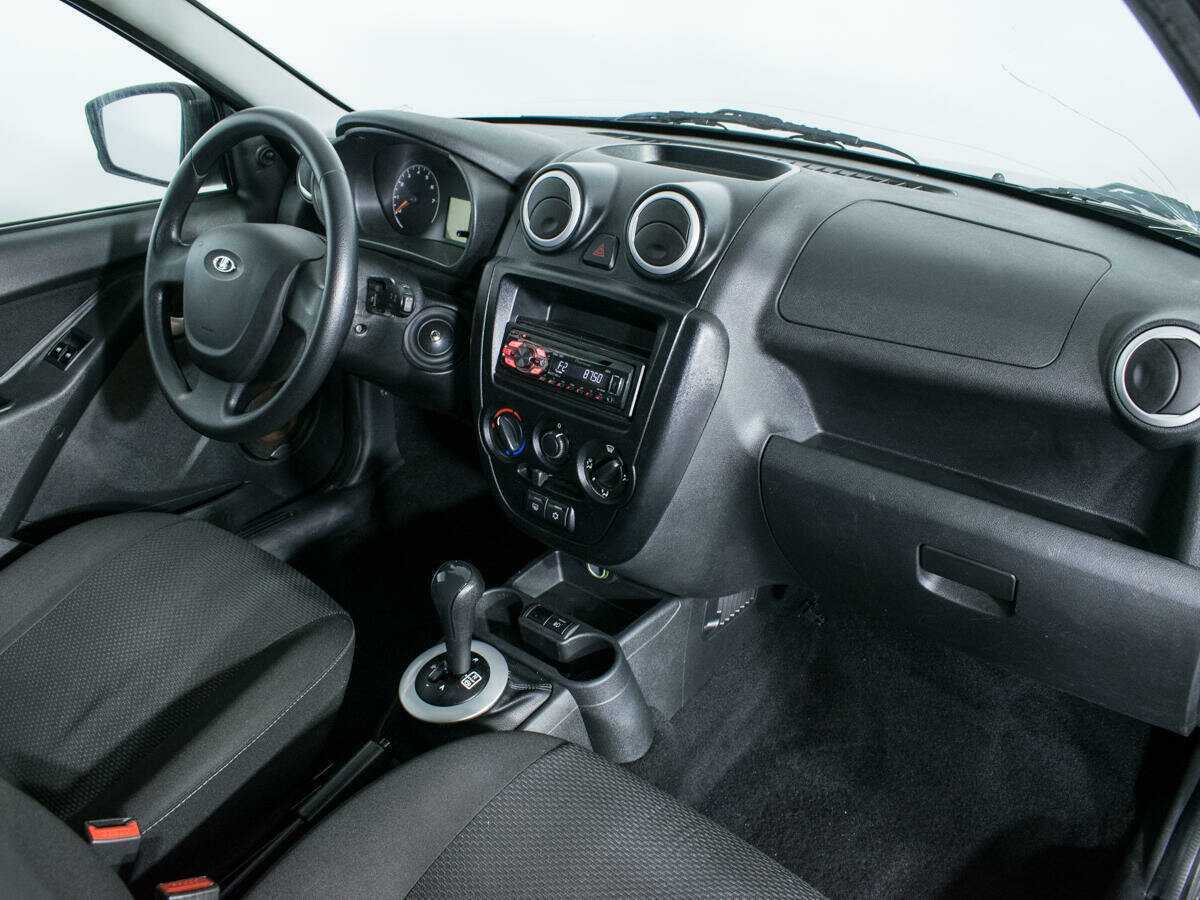 Lada (ВАЗ) Granta с пробегом — 2015 год. Фото: #8