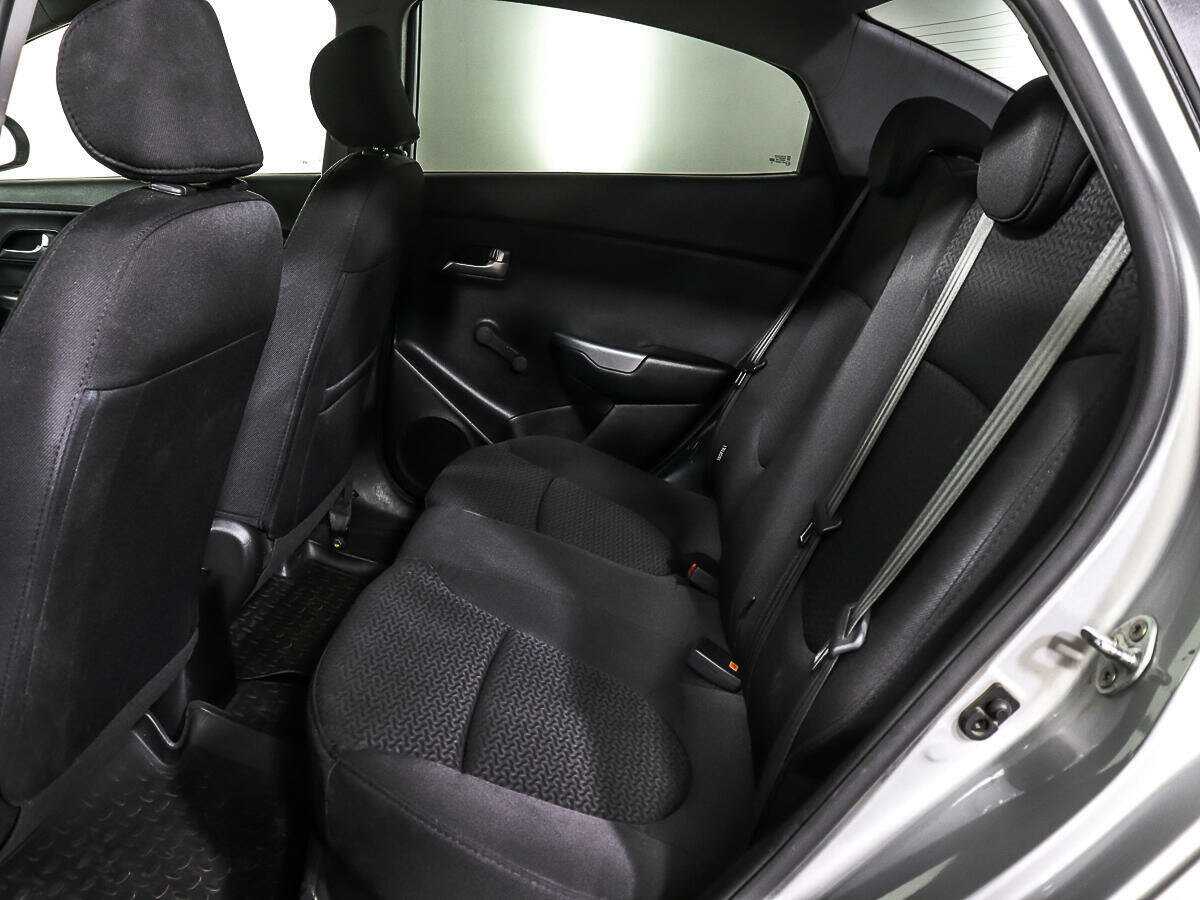 Kia Rio с пробегом — 2016 год. Фото: #8