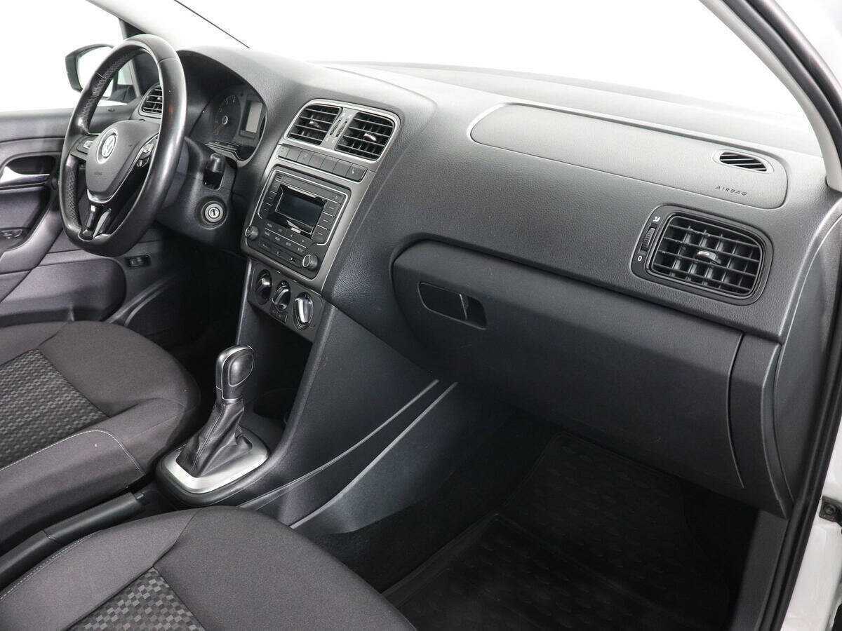 Volkswagen Polo с пробегом — 2018 год. Фото: #9
