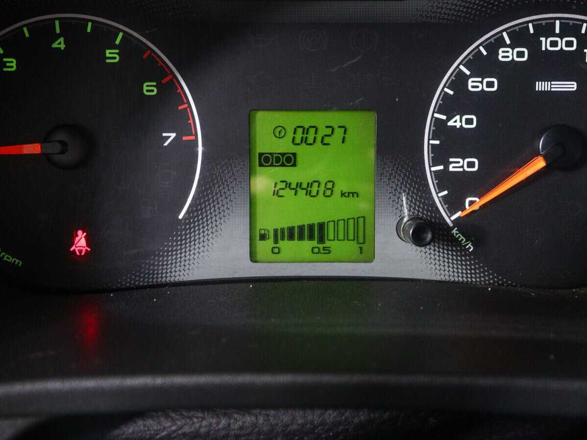 Lada (ВАЗ) Granta с пробегом — 2013 год. Фото: #8