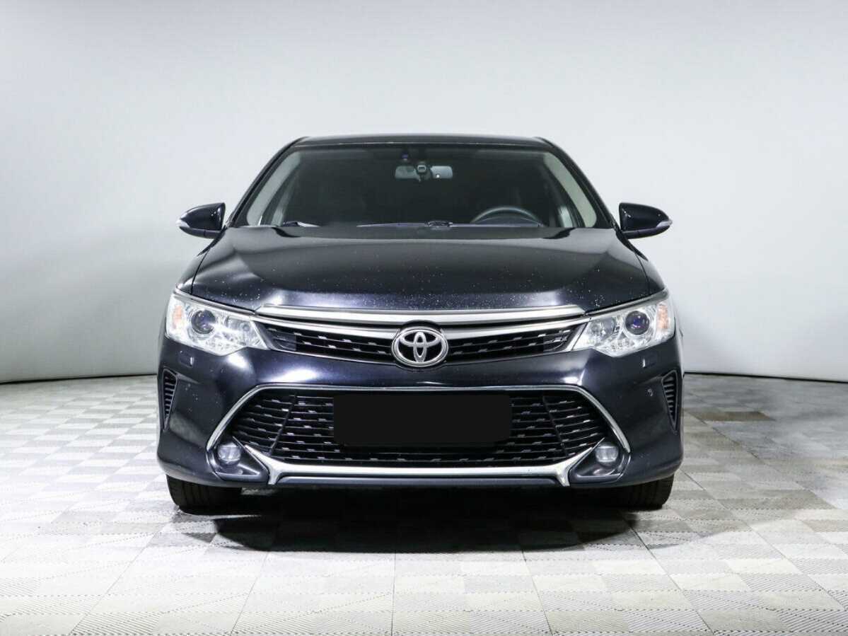 Toyota Camry с пробегом — 2016 год. Фото: #1
