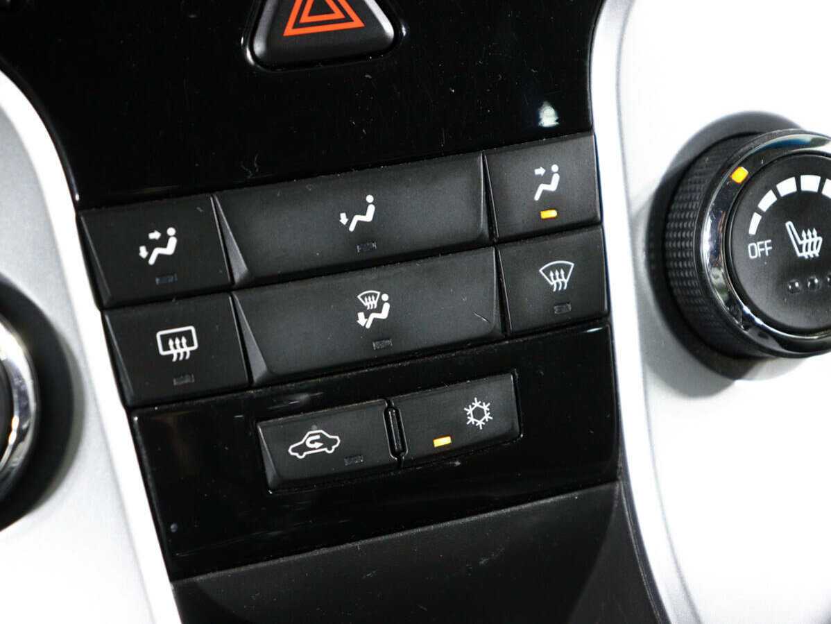 Chevrolet Cruze с пробегом — 2012 год. Фото: #14