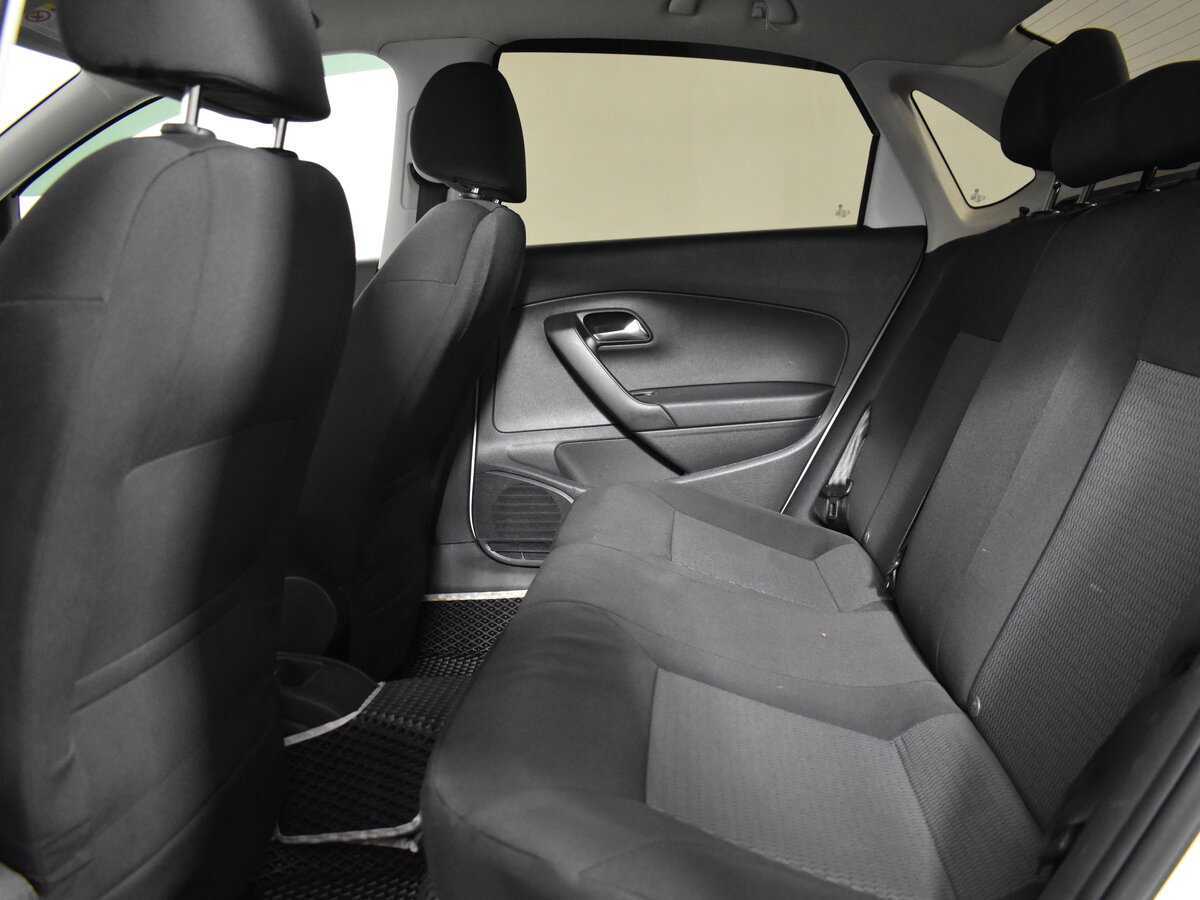 Volkswagen Polo с пробегом — 2014 год. Фото: #10