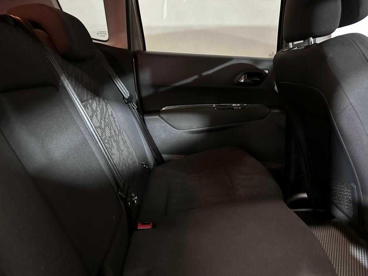 Peugeot 3008 с пробегом — 2012 год. Фото: #9