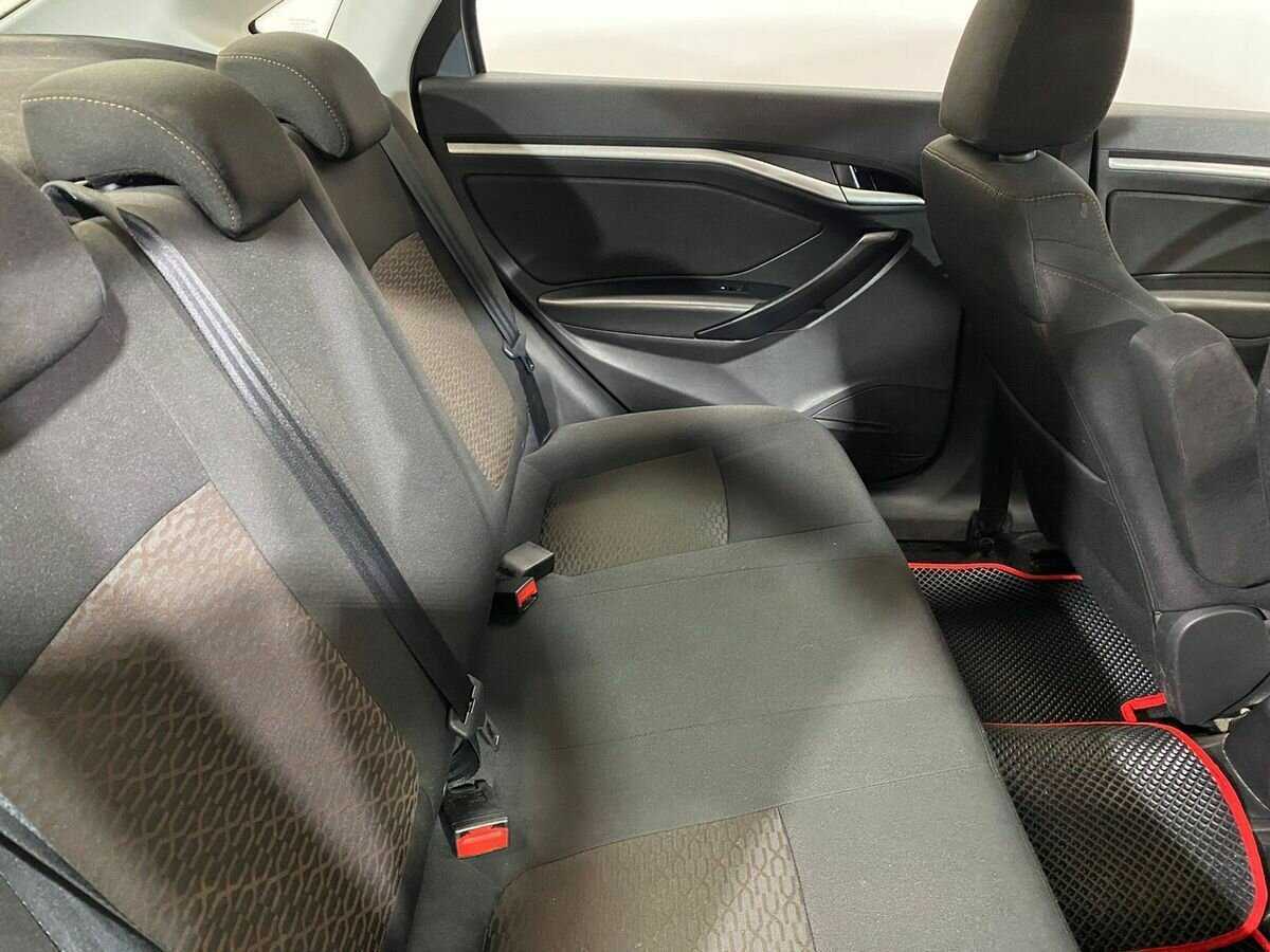 Lada (ВАЗ) Vesta с пробегом — 2016 год. Фото: #10