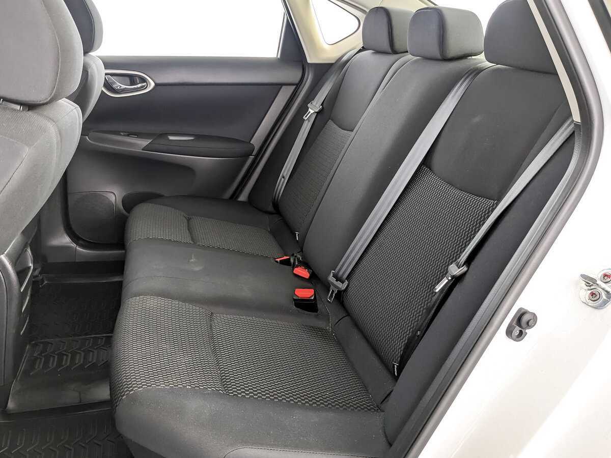 Nissan Sentra с пробегом — 2015 год. Фото: #9