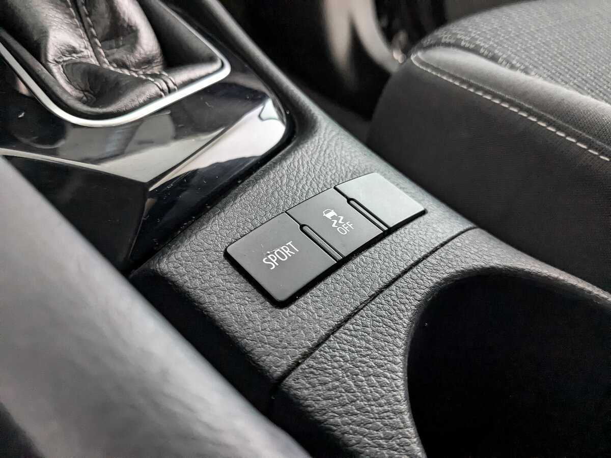 Toyota Corolla с пробегом — 2017 год. Фото: #21