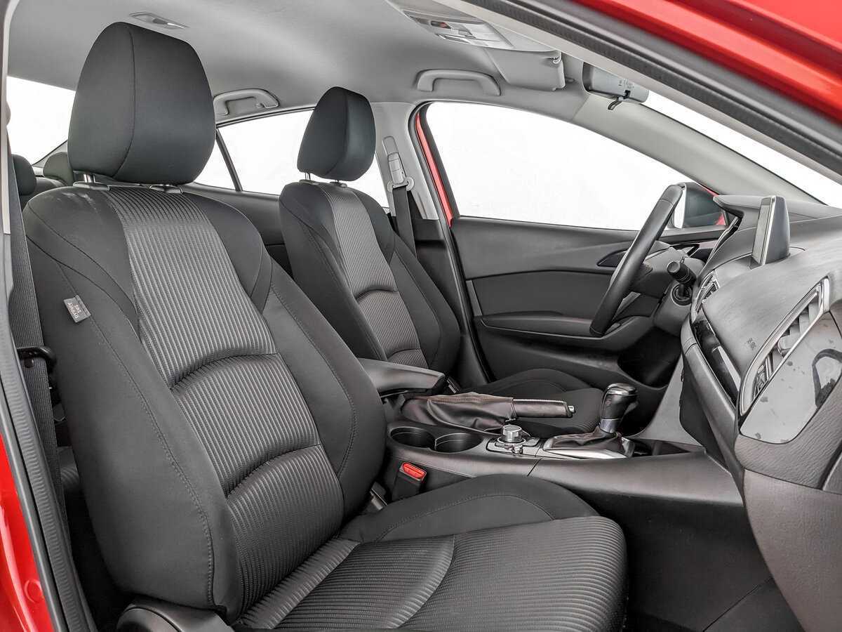 Mazda 3 с пробегом — 2015 год. Фото: #18