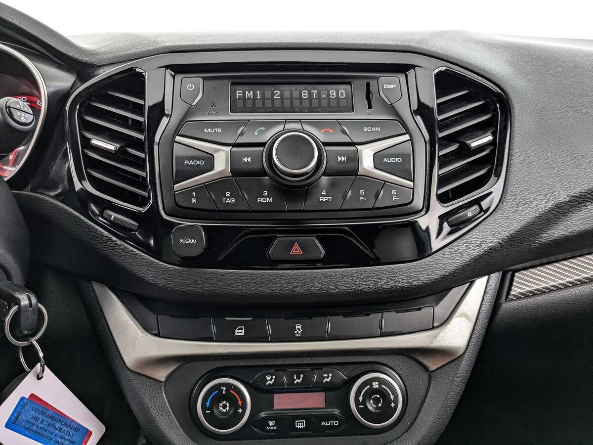 Lada (ВАЗ) Vesta с пробегом — 2019 год. Фото: #12