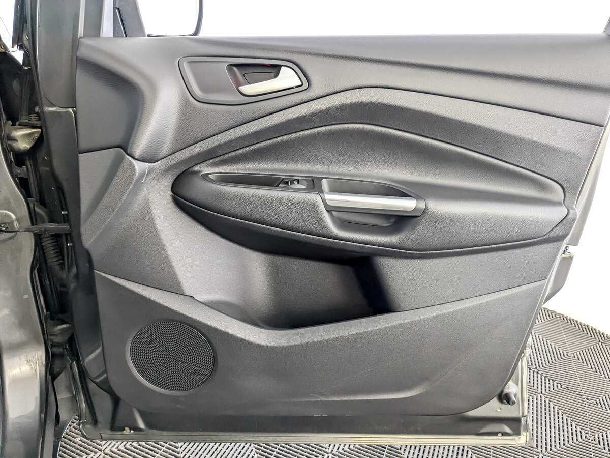 Ford Kuga с пробегом — 2017 год. Фото: #20